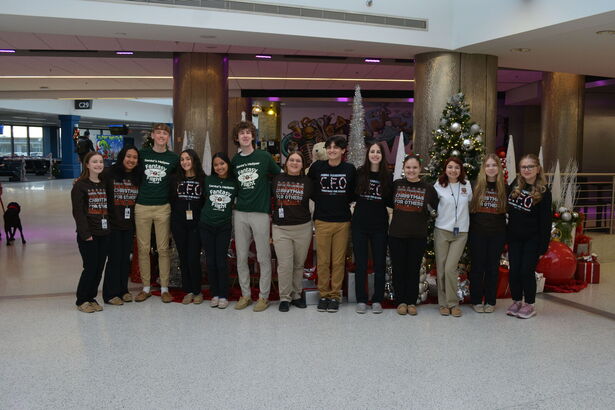 Padua singers perform at 2025 United Airlines Fantasy Flight