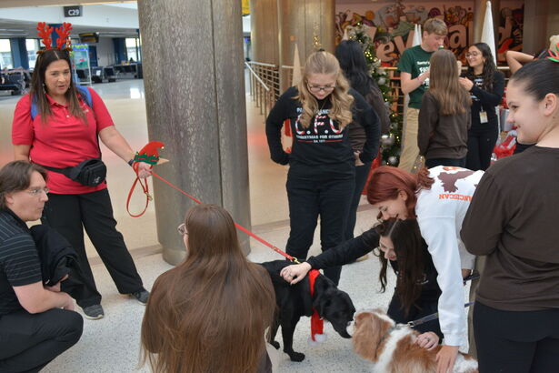 Padua singers perform at 2025 United Airlines Fantasy Flight