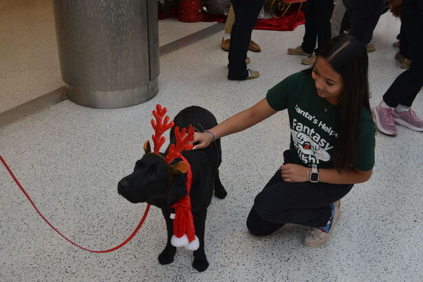 Padua singers perform at 2025 United Airlines Fantasy Flight