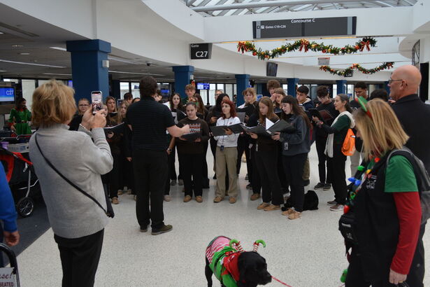 Padua singers perform at 2025 United Airlines Fantasy Flight