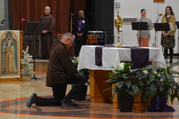 Padua Celebrates Prayer Service for Peace