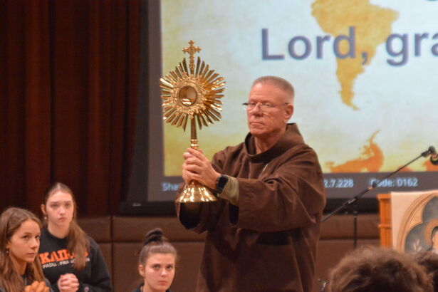 Padua Celebrates Prayer Service for Peace