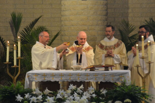 Padua Celebrates Easter 2026 Mass