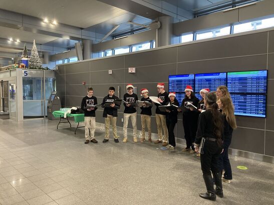 Padua Choir Performs at the 2024 United Fantasy Flight Event 