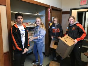 Sophomores Serve Community on Annual Retreat